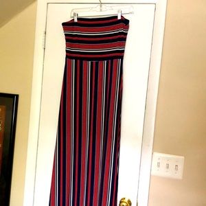 Strapless summer dress with slit.